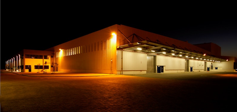 Iluminación para avenidas, calles, estacionamientos y naves industriales