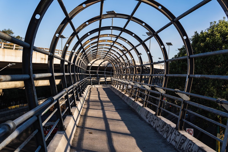 Contrucción de puente urbano
